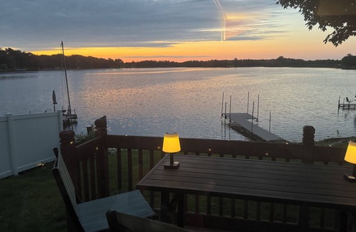 Lindstrom Cabin | Little Cabin on the Lake