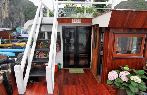 Cat Hai Boat Rental | Little Cat Ba Boat House
