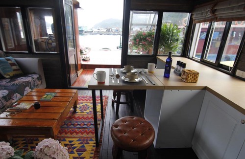 Cat Hai Boat Rental | Little Cat Ba Boat House