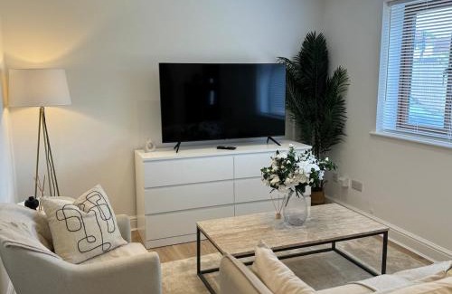 Lower Dicker Apartment | Little Cedars
