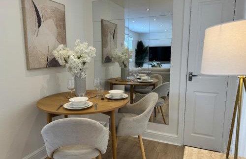 Lower Dicker Apartment | Little Cedars