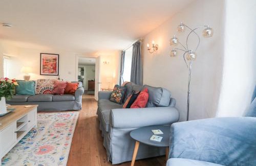 Saint Anns Chapel House | Little Coombe