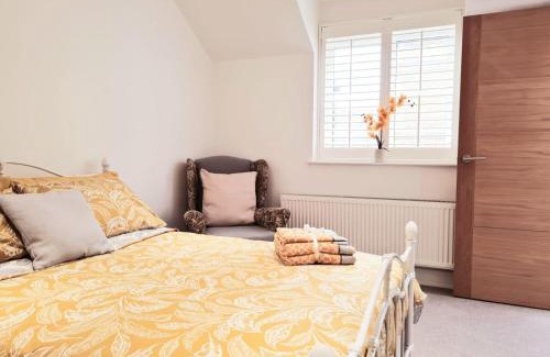 Margate House | 'Little Eaton Margate' Perfectly located Town House by the Sea, with FREE parking!