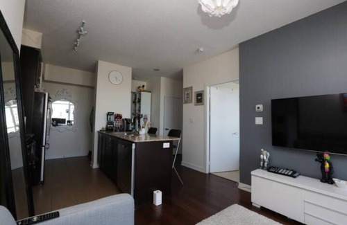 Downtown Mississauga Apartment | Little gem in the sky! Modern, Luxurious and Cozy.