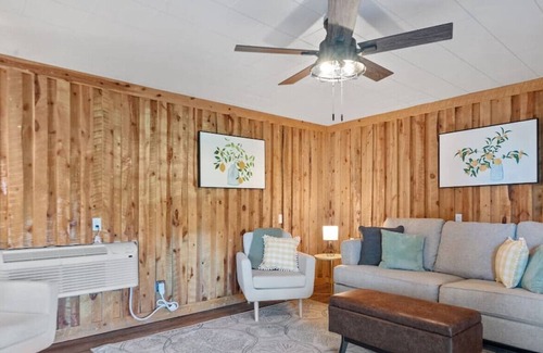Custer Cabin | ★Little Gem With The Best Views★BHBungalows #2★