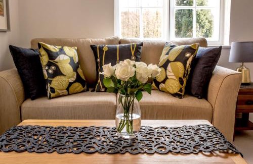 Henley-in-Arden House | Little George, Henley-in-Arden Luxury Apartment