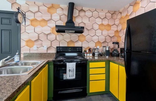 Port Angeles East House | Little Green HousenEclectic Olympic National Park Basecamp, Dogs allowed
