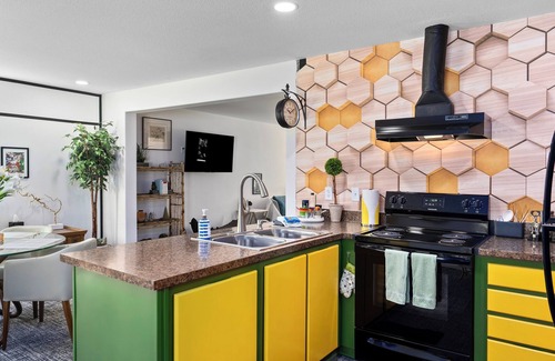 Port Angeles East House | Little Green HousenEclectic Olympic National Park Basecamp, Dogs allowed