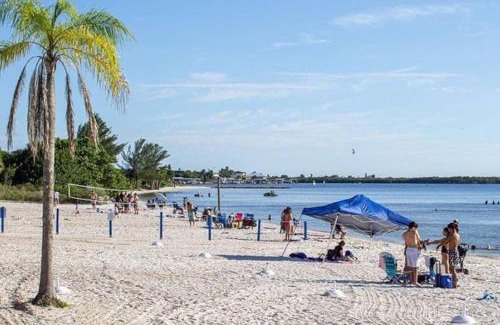 Ruskin Apartment | Little Harbor Resort #114 Tampa Bay FL Beach, Bayside & 2 Pools