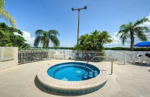Ruskin Apartment | Little Harbor Resort #114 Tampa Bay FL Beach, Bayside & 2 Pools