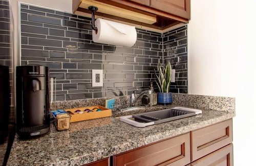 Little Italy Apartment | Little Home in Little Italy - Inner Harbor Studio