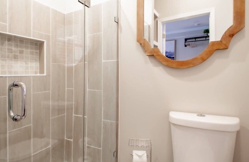 Little Italy Apartment | Little Home in Little Italy - Inner Harbor Studio