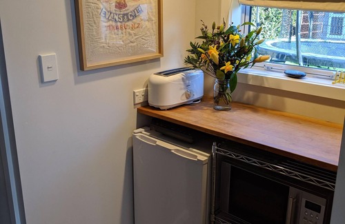 Havelock North House | Little House - a small building in suburban Havelock North