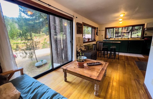 Garberville House | Little House in the Redwoods with hot tub!