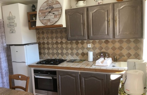 Saignon Cottage | little house "le cabanon" in the heart of the luberon