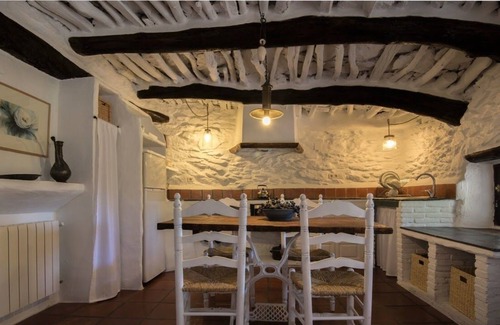 Atalbeitar House | Little house with porch