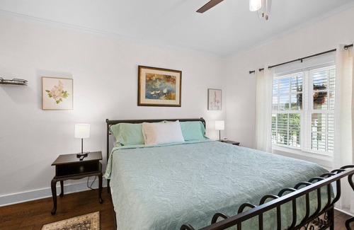 Washington Hotel | Little Inn on Main 214 West Main Street