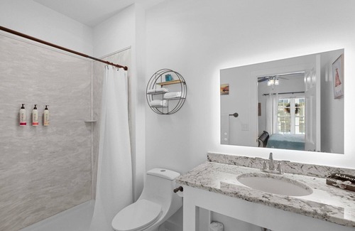 Washington Hotel | Little Inn on Main 214 West Main Street
