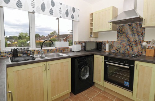 Dersingham House | LITTLE LODGE, pet friendly, with a garden in Dersingham