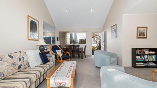 Manly House | Little Manly Cottage - Manly Holiday Home