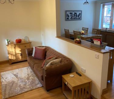Egloshayle House | Little Nest EV Point