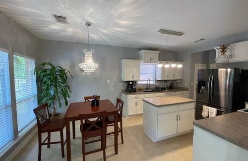 Midtown House | Little oasis in Uptown San Antonio pool & jacuzzi