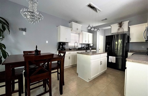 Midtown House | Little oasis in Uptown San Antonio pool & jacuzzi
