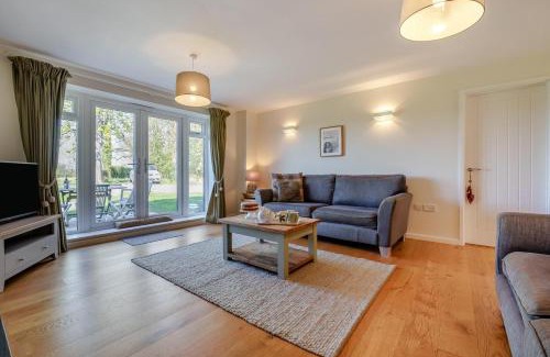 Robertsbridge House | Little Orchard