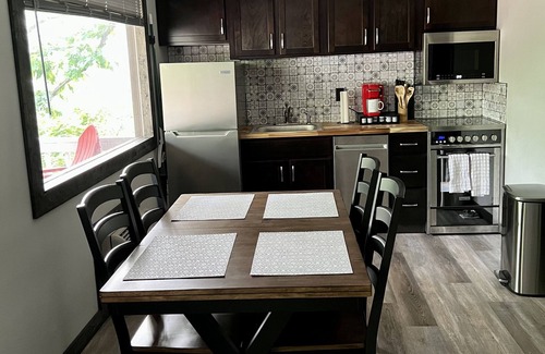 Branson Cabin | Little Owl Private Cabin #10 - Sleeps 6. Resort Pool-Spa. SDC 1 mi. Dogs ok!