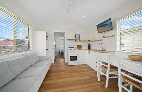 Lake Cathie Apartment | Little Palm Cabins