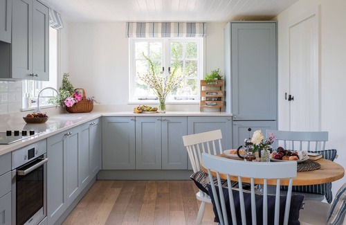 Salcombe Cottage | Little Pebble - a house that sleeps 2 guests in 1 bedroom