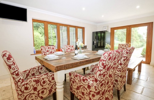 New Forest District House | LITTLE PICKET, pet friendly, luxury holiday cottage in Ringwood