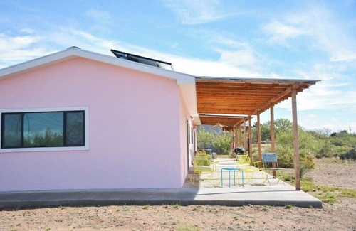 Marfa Cabin | Little Pink Casa Summ