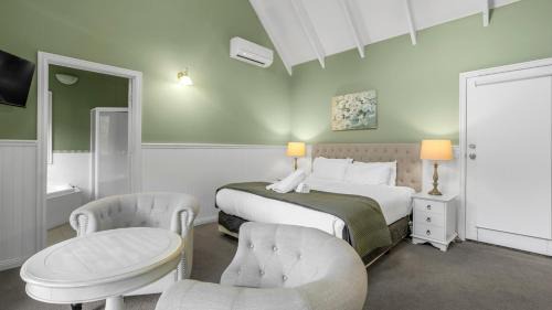 Apollo Bay Apartment | Little Plum Cottage
