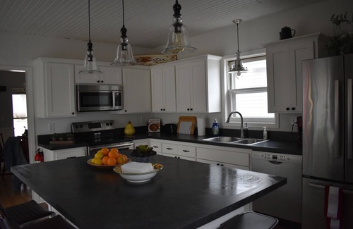 Stillwater House | LITTLE RED HOUSE - CHARMING STILLWATER GETAWAY