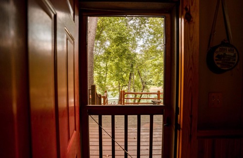 Heber Springs Cabin | Little Red River Cabin for a perfect fishing getaway for the whole family!