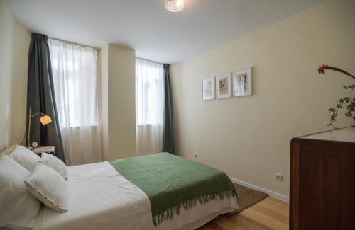 Santo Estevao Apartment | Little River View Triplex in Alfama