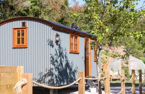 Umberleigh House | Little Silver Fox