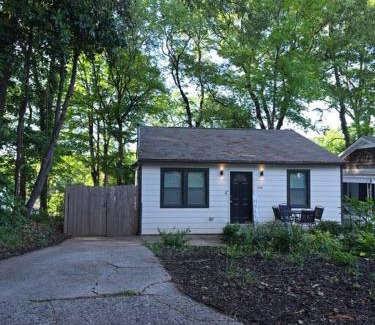 Atlanta House | Little Sunshine in ATL Peaceful and Quiet 8 min DT