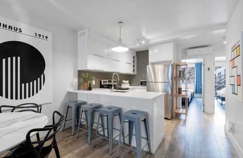Plateau Mont Royal Apartment | Liv MTL - Urban