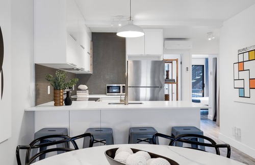 Plateau Mont Royal Apartment | Liv MTL - Urban