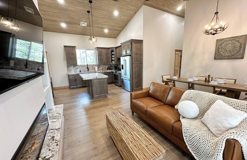 Heber Cabin | Live in luxury in this spacious 5-bedroom cabin in charming Overgaard