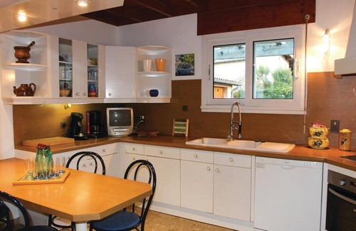Saint-Fortunat-sur-Eyrieux House | Live in the beautiful natural park of the Monts de l'Ardèche.