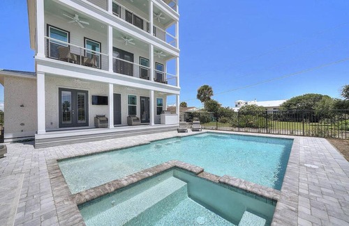 Gulf Pines House | Live It Well by Five Star Properties
