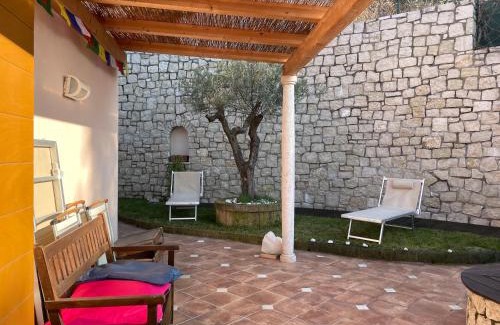 Magugnago Apartment | Live la Dolce Vita! Your Lake Garda deluxe getaway