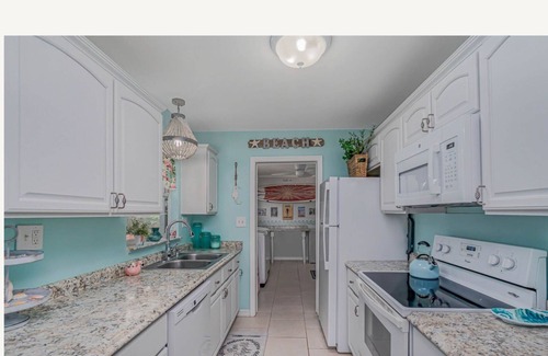 Merritt Island House | LIVE LIKE A LOCAL in this truly unique newly renovated, cool 3/2 Coastal Cottage