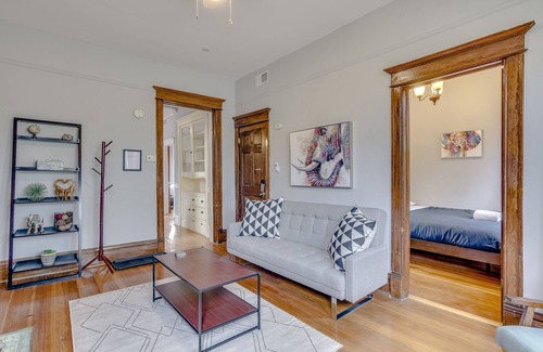 Wicker Park Apartment | Live Like a Local on This Quiet Tree-Lined Street - Close to Bucktown/Wicker Park by RedAwning