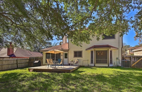 Live Oak House | Live Oak Home w/ Fenced Yard ~ 15 Mi to Downtown!