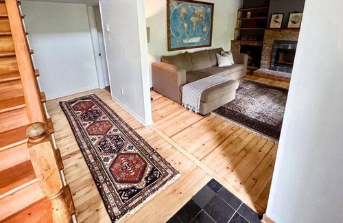 Val-des-Monts Ski Chalet | Live on Lac McGregor Surrounded by Nature (High Speed Internet!)