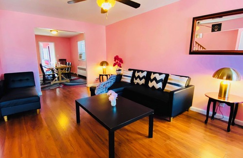 Williamsbridge House | Live the Dream at NYC Barbie’s House: Chic 4-Bed, 2.5-Bath Bronx Getaway!